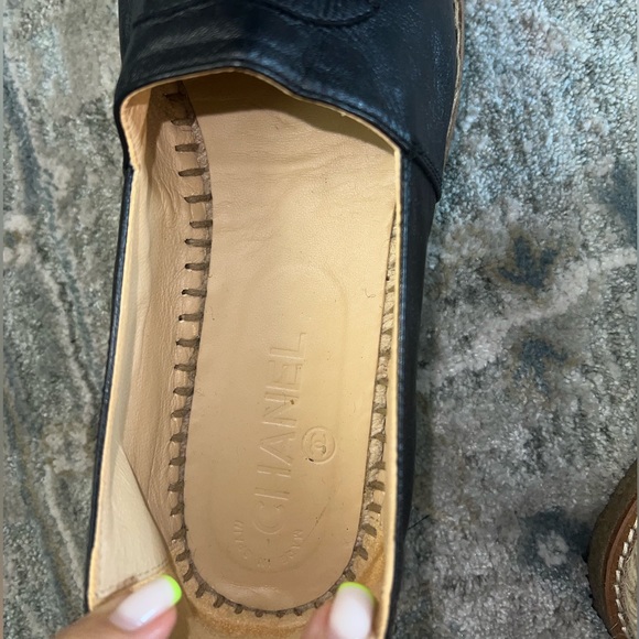 🔥CHANEL🔥AUTHENTIC🔥INTERLOCKING CC LOGO LAMBSKIN ESPADRILLES LIKE NEW - Picture 9 of 10